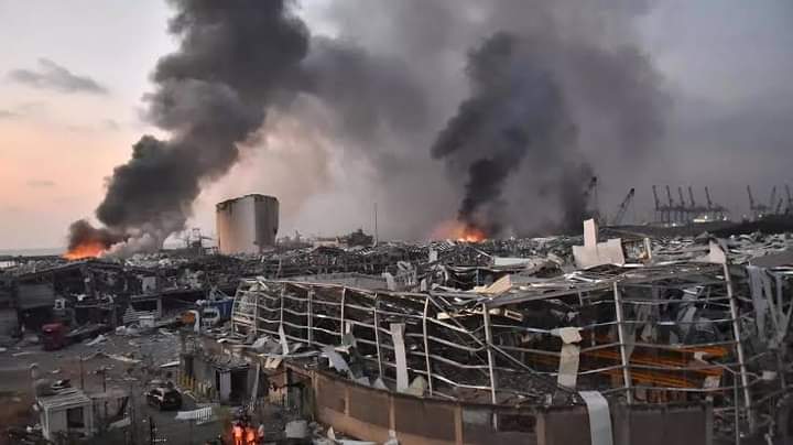 السيطرة على حريق هائل فى مرفأ بيروت اليوم.